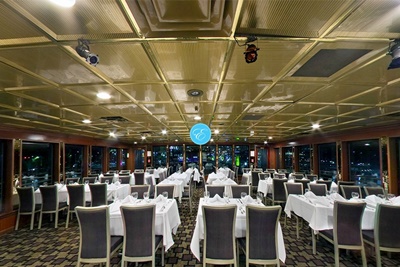 NY yacht 550 main deck dining